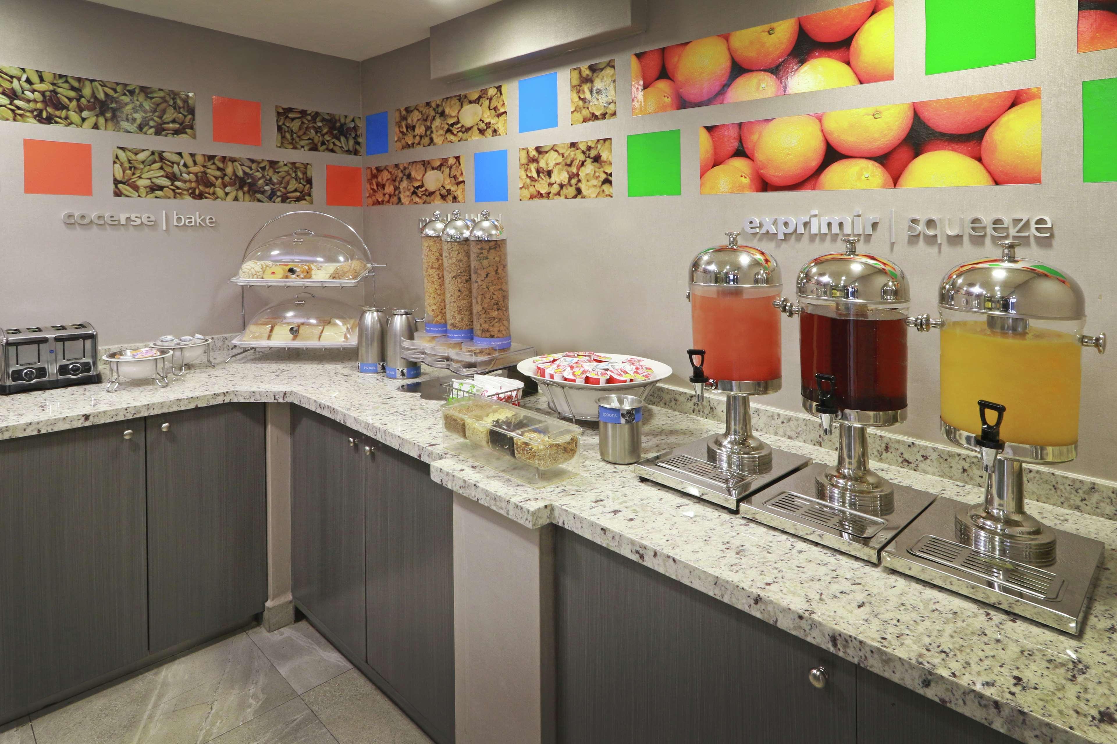 Hampton Inn Monterrey-Airport Apodaca Eksteriør bilde
